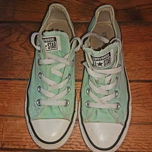 Converse All Star Shoes Size 6 Mint Color!